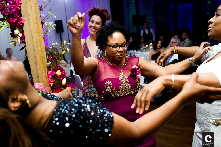 sisters at wedding