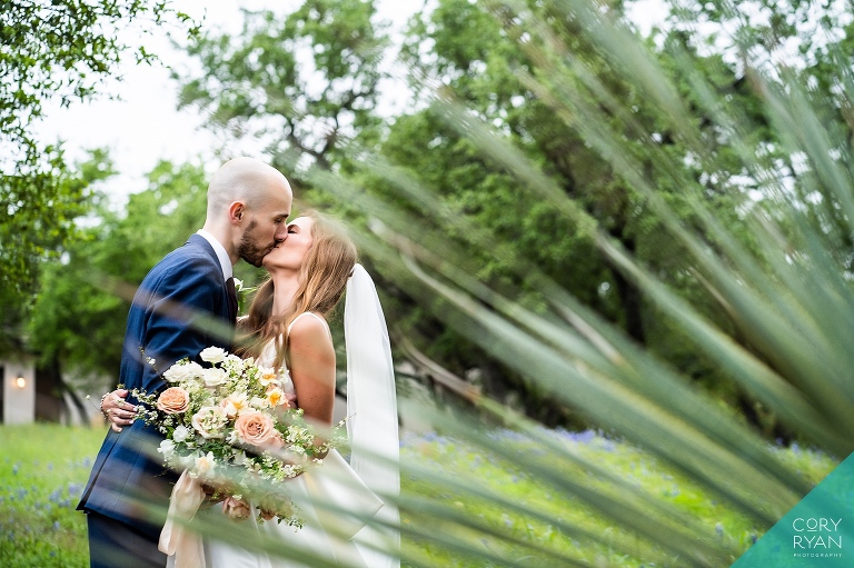 intimate backyard wedding
