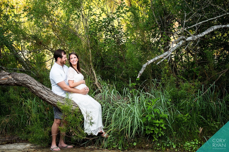 outdoor maternity shoot